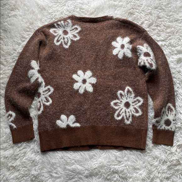 Miss Sparkling Button Down Cardigan V-Neck Floral Sweater - Picture 6 of 6